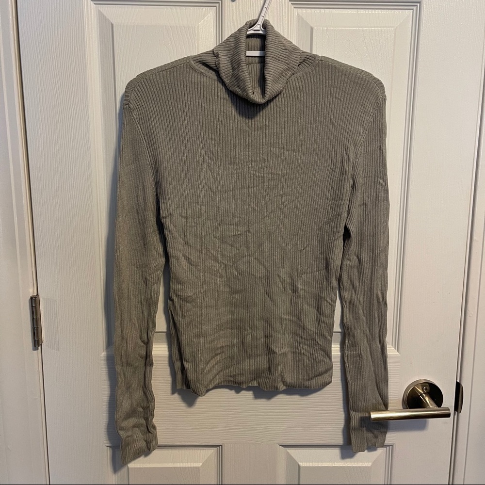 Gray turtleneck